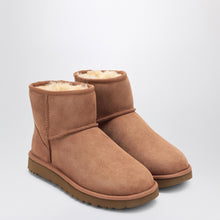  UGG Classic Mini II boots in chestnut