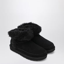  UGG Black Classic Ultra Mini Chalet boots