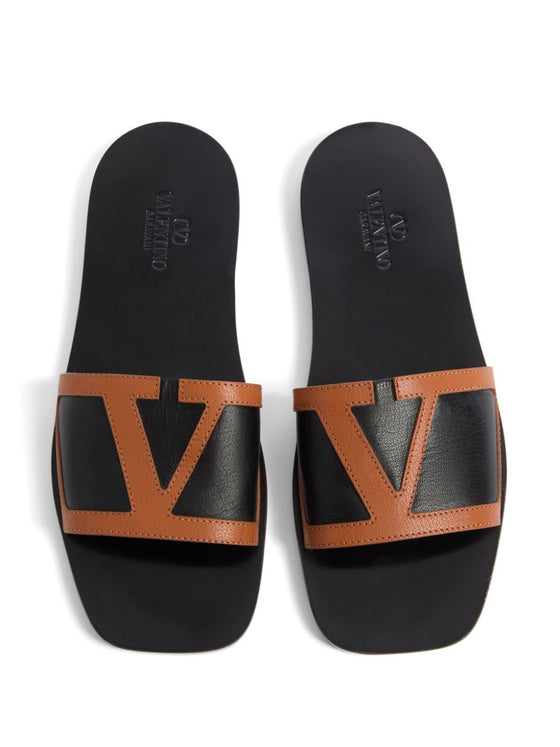 Valentino Garavani Viva Superstar Slide Sandal In Nappa