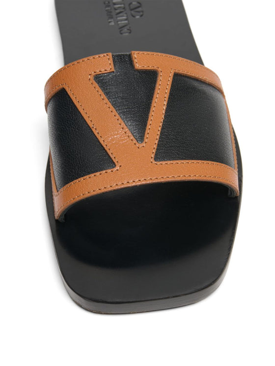 Valentino Garavani Viva Superstar Slide Sandal In Nappa