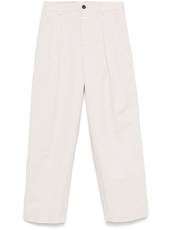 Closed ruthy pants