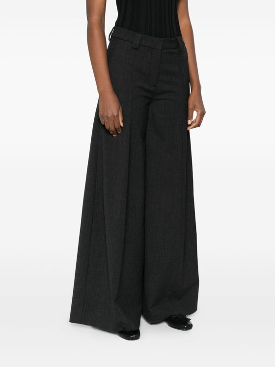 THE LATEST Trousers Black