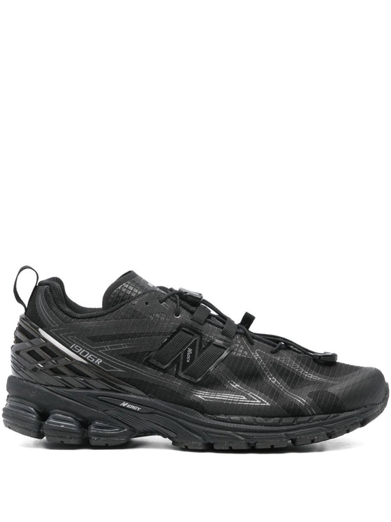 New Balance Sneakers Black