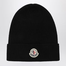  Moncler Black wool beanie with logo patch