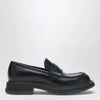 GUCCI Black leather loafer with logo