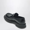 GUCCI Black leather loafer with logo