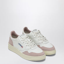 AUTRY Medalist sneakers in white/powder leather and suede