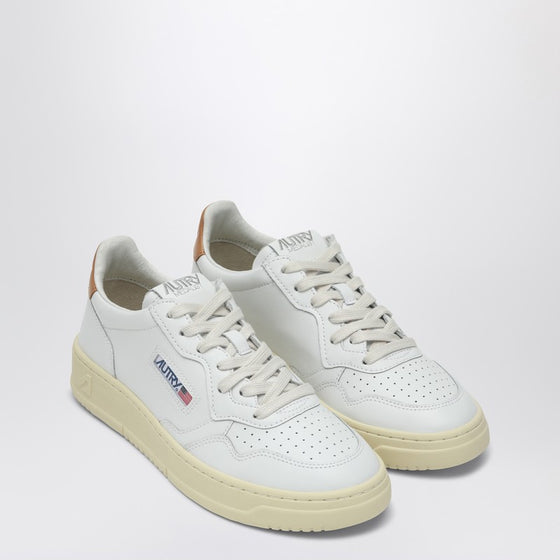 AUTRY Medalist sneakers in white/sand leather