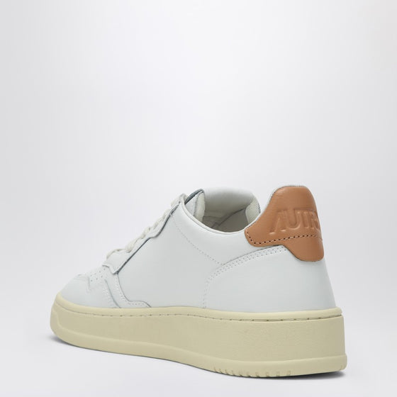 AUTRY Medalist sneakers in white/sand leather