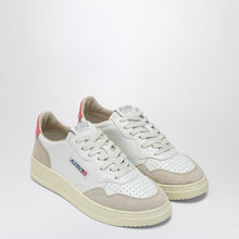  AUTRY Medalist sneakers in white/coral leather and suede