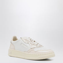  AUTRY White/light pink Medalist sneakers