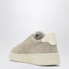 AUTRY Medalist Low Sneakers in taupe suede