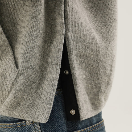 1989 STUDIO Gray knitted hoodie