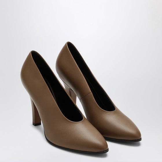 The Row Prudens Fawn coloured décolleté