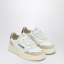  AUTRY Medalist sneakers in white/black leather