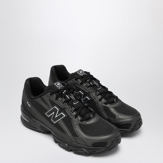 New Balance 740 Black/Silver metallic sneakers