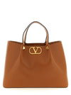Shopping Valentino Garavani Vlogo Signature Medium
