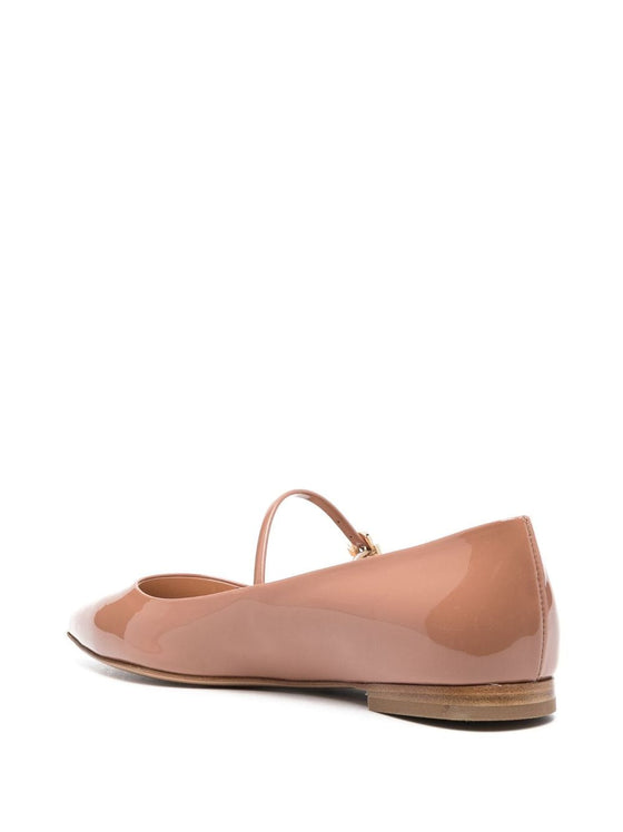 Gianvito Rossi Flat shoes Beige